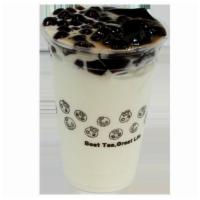 Black Moo Milk 黑魔鲜奶 · Fresh  milk with herbal 
jelly & tapioca