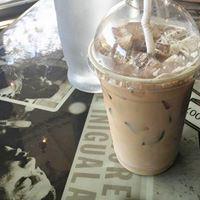 Cafe con Leche Frio · 16 oz. Iced latte.