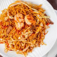 Combo Yakisoba · Stir-fry noodles with beef, chicken, shrimp, cabbage and thinly sliced carrots.