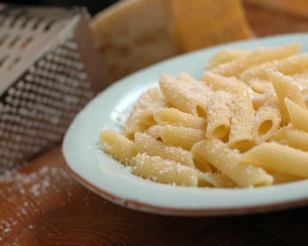 Kids Pasta · with butter or red sauce
