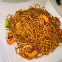 Shrimp Low Mein · Served with jumbo shrimp, scallion, beansprout , onion,  egg noodles 