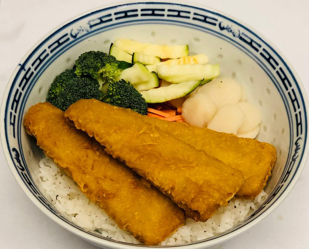 Crispy Cod Fish Bowl · Lightly battered & fried cod fish with steamed veggies over steamed rice and your choice of sauce.
Served with house salad & miso soup 