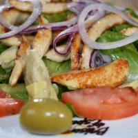 Ensalada Jardinera · Lettuce,Tomato,Onion,Olives,Artichoke and Chicken Breast