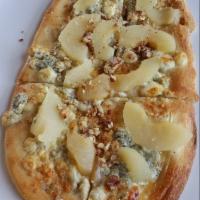 Pear-Gorgonzola Flatbread · Gorgonzola, pear slices & toasted pecans
