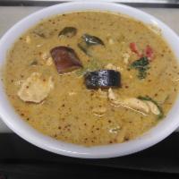 41. Gaeng Kiew Wan Curry · Green curry cooked in coconut milk with bamboo shoots, Thai eggplants and basil leaves, bell...