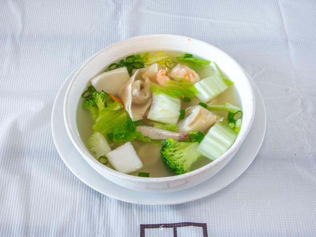 Wor Wonton Soup · Beef filed wontons, broccoli scallions, carrots, Napa, shrimp and BBQ pork in chicken broth.