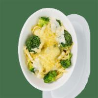 Pasta Bowls - Signature Recipes - Fettuccini Alfredo with Broccoli · Contains: Fettuccini, Alfredo, Broccoli, Shredded Parmesan