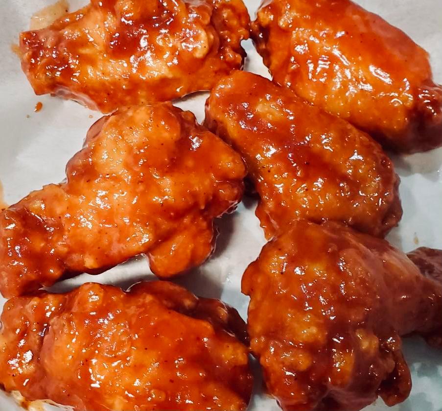 6 PC CLASSIC HOT BUFFALO WINGS · CLASSIC HOT BUFFALO STYLE SAUCE, SERVED WITH YOUR CHOICE OF DIPPING SAUCE