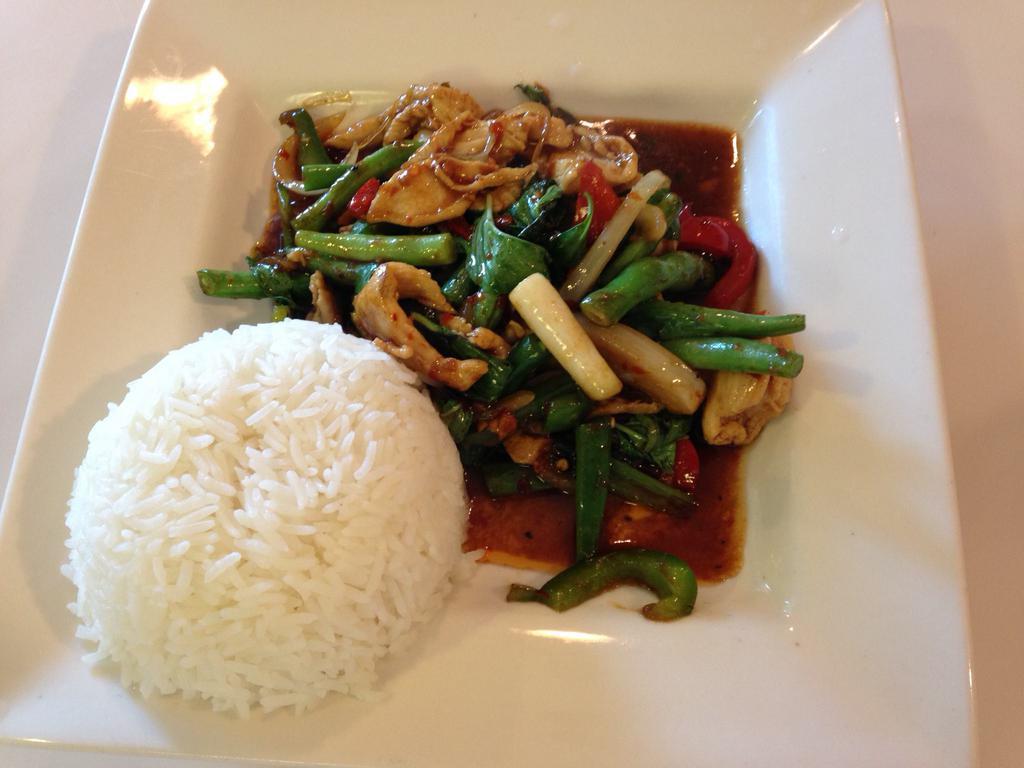 THAI BASIL  ·  stir fried with garlic, bell pepper, onion, green bean and basil in house sauce, super tasty !