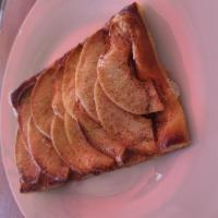 Apple Puff Tart · Based on a puff pastry dough a thin layer off vanilla pastry cream and apple.