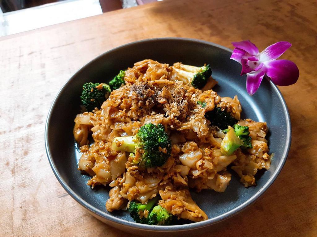 Pad See-Ew · Choice of meat with rice noodles, egg, and broccoli in sweet soy sauce.