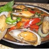 100. Chef’s Special with Black Bean Sauce · Fresh green mussel stir-fried with black bean sauce.