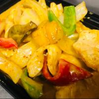 (L) Yellow Curry · With red and green peppers, onion pineapple chunk and tomatoes. Medium spicy.