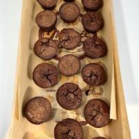 SMALL MINI BROWNIE TRAY · Mini brownies (18)