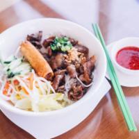 V1. Grilled (pork or chicken) and fried egg roll bowl · Bun thit (heo/ga) nuong, cha gio