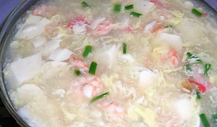 Seafood Tofu Soup (L) · 海鲜豆腐汤