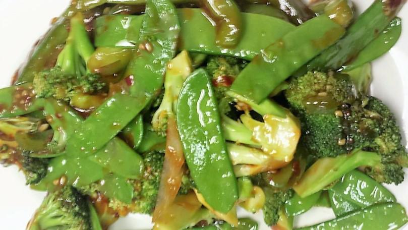 Three Green Vegetables in Garlic Sauce · 鱼香三素 Spicy. Vegetarian (Snow pea, Broccoli, String Bean)  