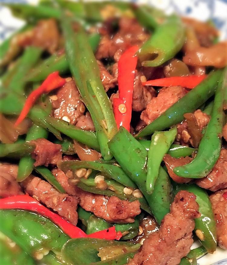 Shredded Beef w. Hot Pepper in Brown Sauce · Spicy. 小椒牛肉丝