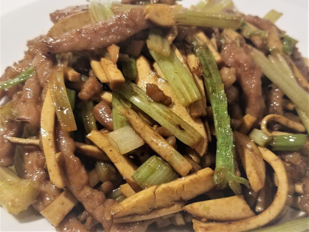Shredded Pork w. Celery and Beancurd · 芹菜香干肉丝