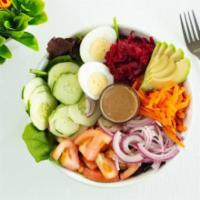 Sano Food Salad · Mix verdes, tomates, cebolla morada, pepino, zanahoria rallada, cilantro, aguacate, remolach...