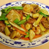 CS8. Four Season · Shrimp, chicken, beef & pork & Chinese vegetables.