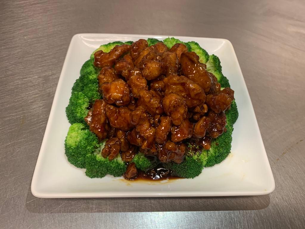 S2. White Meat General Tso's Chicken · White meat chicken lightly fried with hot bean sauce, this plate was devised by a private chef of general tso who was famous in the szechuan army. Spicy.