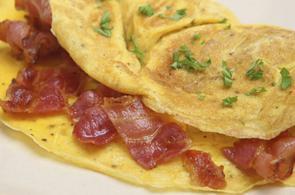 Tocineta Omelette · With bacon.