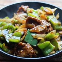 W124. Beef with Green Pepper and Onions · 