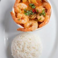 Camarones Enchilados · Cuba's favorite shrimp in a spicy garlicky tomato sauce.
