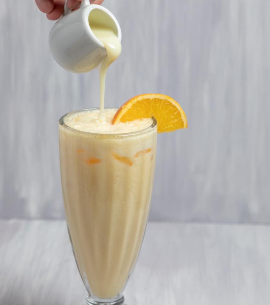 Morir Sonando · Dominican milk and orange juice drink.