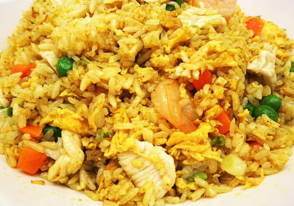 F9. Curry Fried Rice 咖哩炒飯 · 