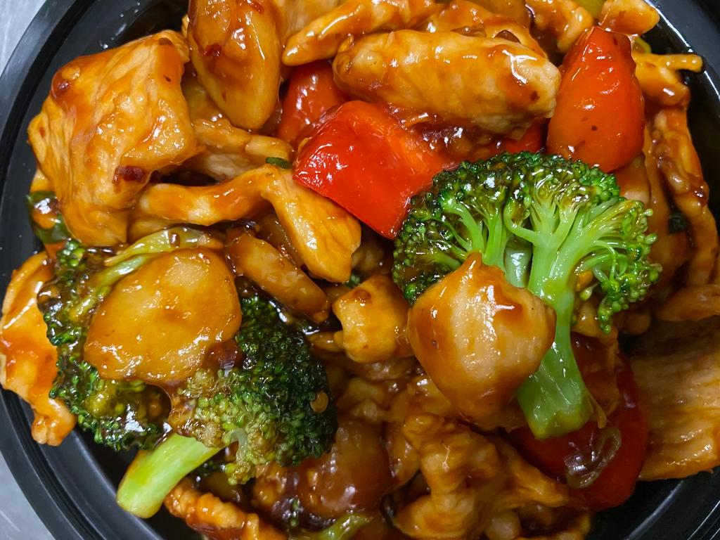 Yushan Chicken · Broccoli, water chestnut, bell peppers and spicy garlic sauce. Served with your choice of rice. Spicy.