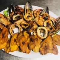 Picadera de Mariscos · Beef, chicken, pork and seafood mixed.