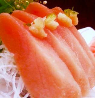 Shiro (White Tuna) Sashimi - 8 pc · Albacore Tuna.  Served with assorted vegetables