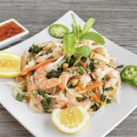 Papaya Salad with Shrimp and Pork · Goi Du Du Tom Thit