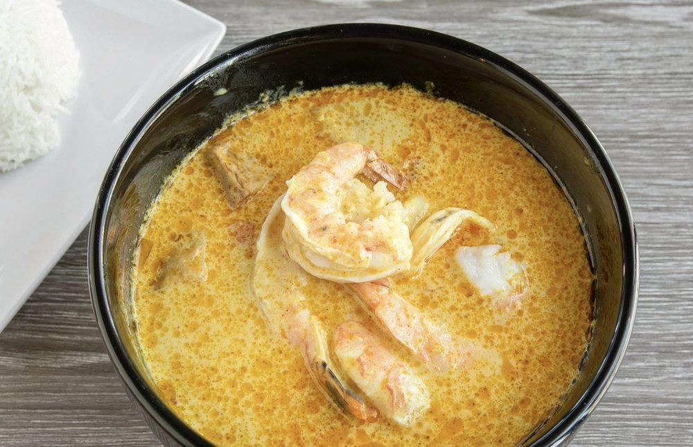 Shrimp Curry · Ca Ri Tom - Shrimp, Potatoes, Carrots and Taro