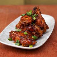 BEAT CRISPY WINGS  · Marinated and Hand Breaded, Served w. your choice of sauce 