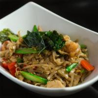 P2. Drunken · Flat rice noodle, egg, chili, Chinese broccoli, onion, scallion, tomatoes, long hot chili an...