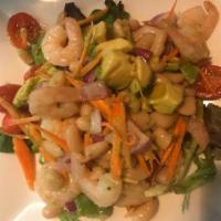 Gamberi E Avocado · shrimp, avocado, cannelini beans, cherry tomatoes, red onions, in a oil and lemon dressing