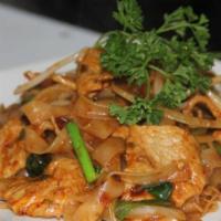 2. Drunken Noodle · Large rice noodle stir-fried with fresh Thai basil, pepper, onion, scallions, bean sprouts. ...
