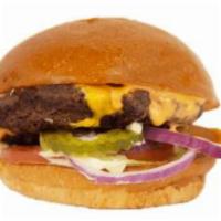 Omg! Cheese Burger · Beef patty, with melted American cheese, lettuce, tomato, onions, pickles and Omg! sauce.