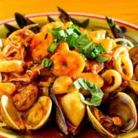 Linguine al Frutti di Mare · Linguine, mussels, shrimp, clams and calamari.