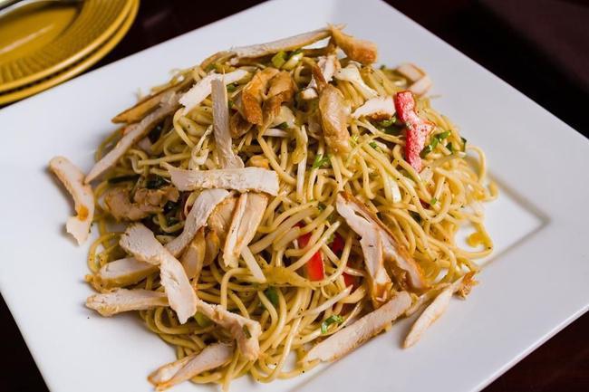 Chicken Hakka Noodles · Noodles tossed with chicken and veggies.
