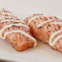 Seared Pepper Salmon Sushi 2pcs · 