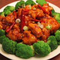 8. General Tso's Chicken Combo Platter左宗鸡 · Hot and spicy. Serve with Pork Fried Rice
