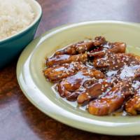 Teriyaki Chicken 铁板鸡 · Our chicken and marinade beef grilled and drizzled with yummy homemade teriyaki sauce! 
