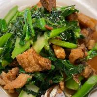 H4. Pad Ka Na Moo Krob · Stir fried crispy pork with Chinese broccoli.