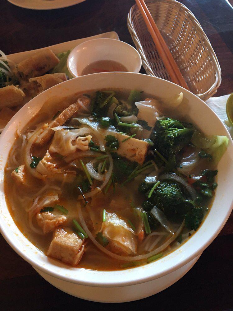 V1. Canh Bun Chay · Vegetable and tofu noodle soup.

