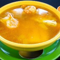 Caldo de Camarones · Shrimp soup.