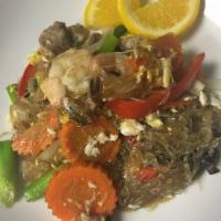 Pad Woon Sen Lunch · Cellophane noodles stir-fried with shrimp, pork, mushroom and egg.